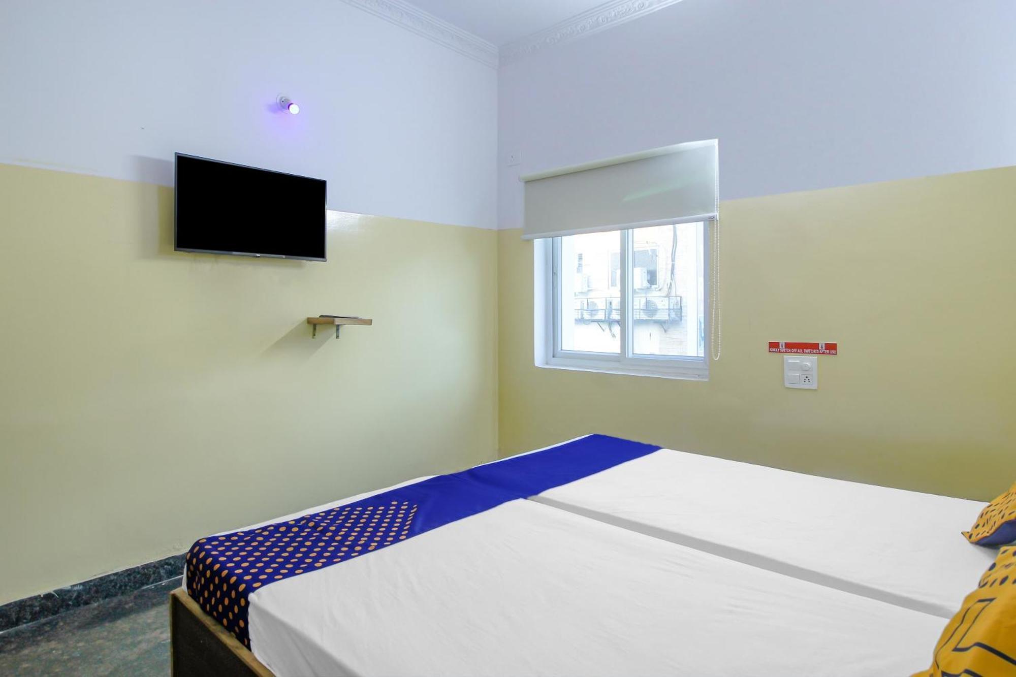Spot On 81775 Mohit Gokul Lodge New Luxury Room'S Near Secunderabad Railway Station Lalaguda Luaran gambar