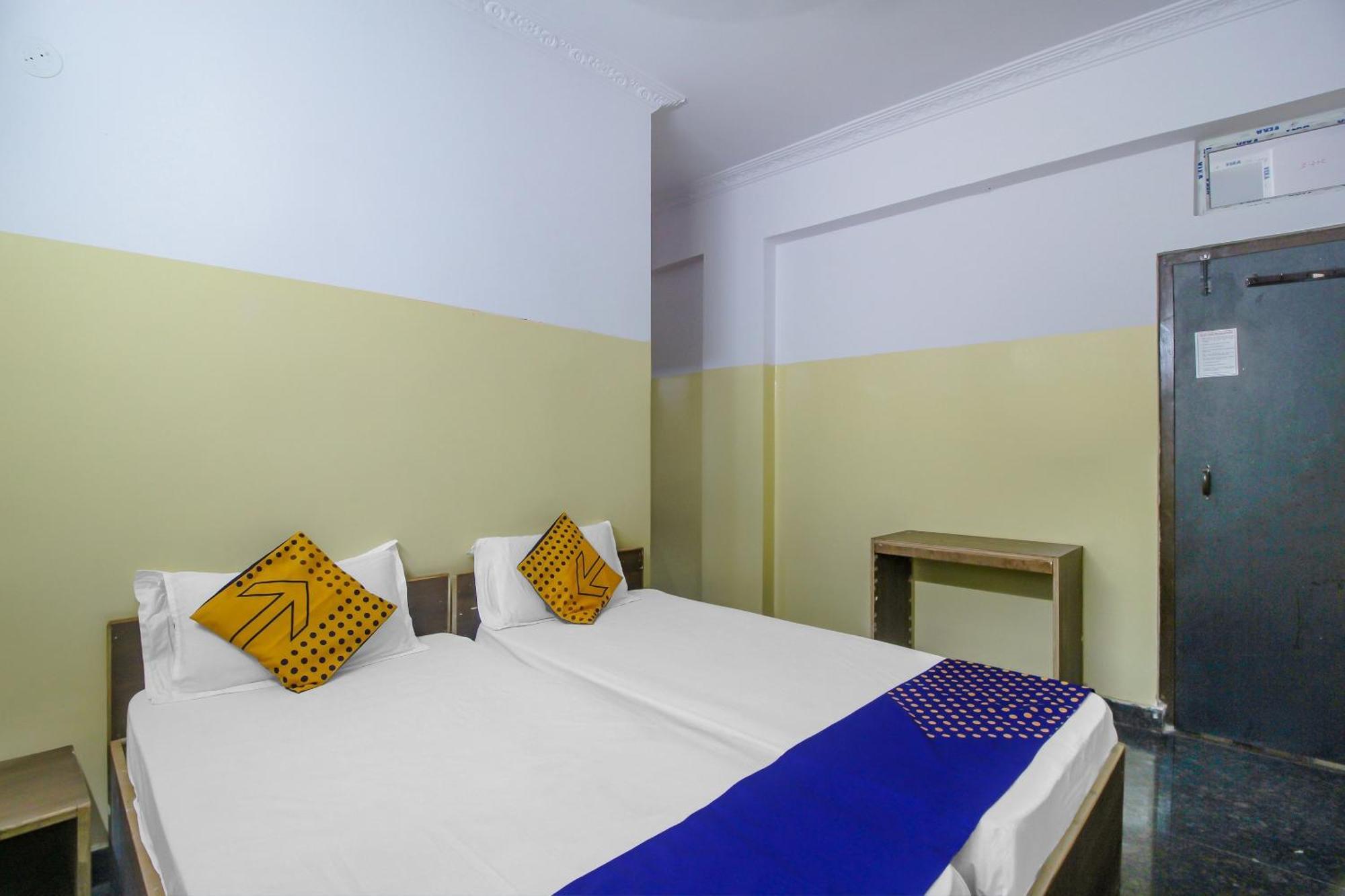 Spot On 81775 Mohit Gokul Lodge New Luxury Room'S Near Secunderabad Railway Station Lalaguda Luaran gambar