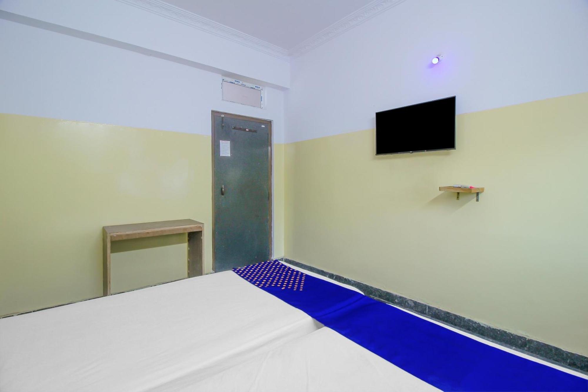 Spot On 81775 Mohit Gokul Lodge New Luxury Room'S Near Secunderabad Railway Station Lalaguda Luaran gambar