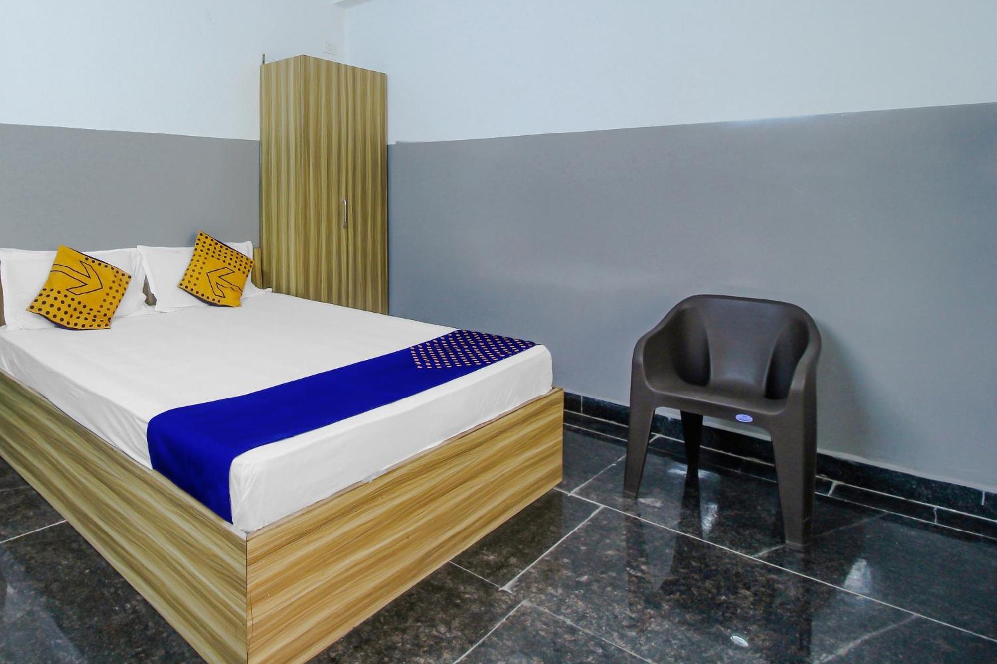 Spot On 81775 Mohit Gokul Lodge New Luxury Room'S Near Secunderabad Railway Station Lalaguda Luaran gambar