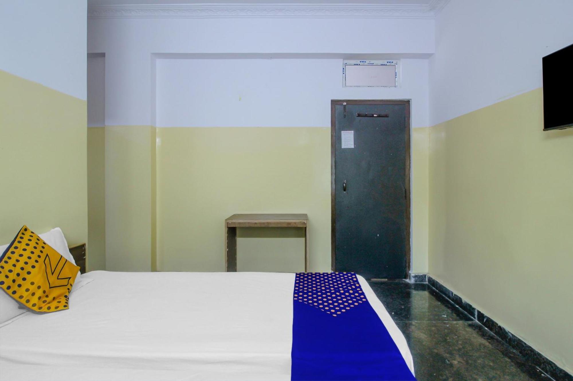 Spot On 81775 Mohit Gokul Lodge New Luxury Room'S Near Secunderabad Railway Station Lalaguda Luaran gambar