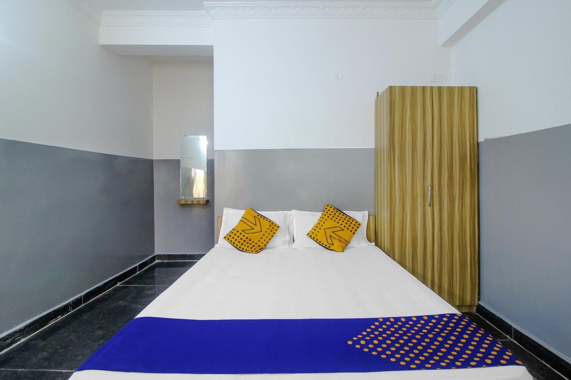 Spot On 81775 Mohit Gokul Lodge New Luxury Room'S Near Secunderabad Railway Station Lalaguda Luaran gambar